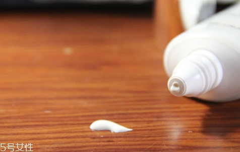 雅詩蘭黛防曬霜怎么樣？