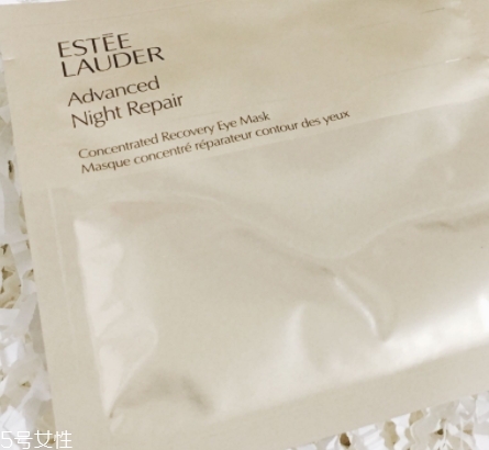 雅詩蘭黛眼膜使用方法 為你留住眼周的歲月 雅詩蘭黛眼膜使用方法 為你留住眼周的歲月