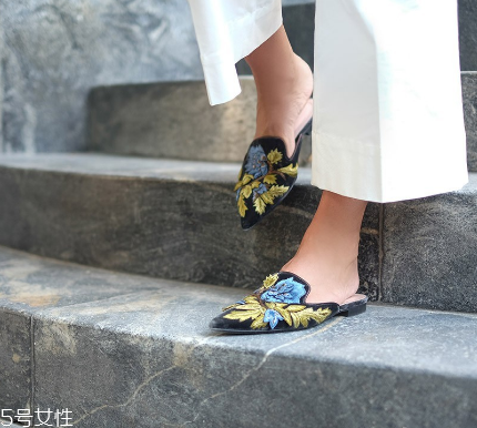 alberta ferretti是幾線品牌？刷遍ins的網(wǎng)紅拖鞋