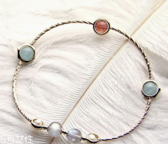 2018情人節(jié)怎么快速脫單？脫單法則之桃花手鏈