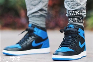 運(yùn)動(dòng)鞋要買剛合腳的嗎？試穿要仔細(xì)