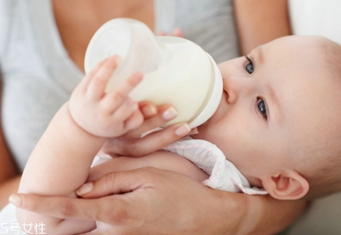 農(nóng)夫山泉能泡奶粉嗎 建議用純凈水 農(nóng)夫山泉能泡奶粉嗎 建議用純凈水