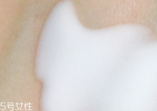 雅詩蘭黛乳液怎么樣？滋潤保濕的秘密