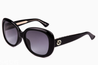 墨鏡顏色怎么選？暗紫色透明墨鏡更受青睞