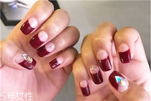 紅色系列奶茶色秋冬美甲推薦 和毛衣最配的美甲 紅色系列奶茶色秋冬美甲推薦 和毛衣最配的美甲