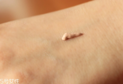 雅詩蘭黛bb霜好用嗎？持久力遮瑕力up