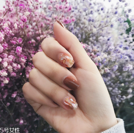 焦糖南瓜色美甲推薦 超級(jí)溫柔 焦糖南瓜色美甲推薦 超級(jí)溫柔