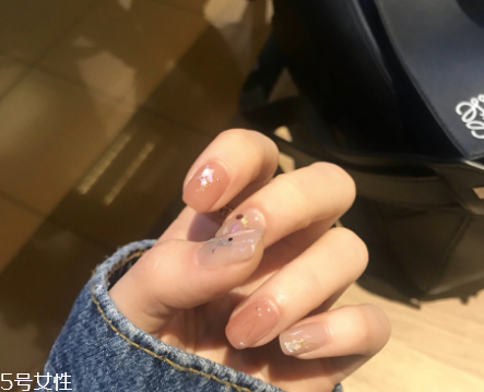 焦糖南瓜色美甲推薦 超級(jí)溫柔 焦糖南瓜色美甲推薦 超級(jí)溫柔