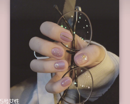 焦糖南瓜色美甲推薦 超級(jí)溫柔 焦糖南瓜色美甲推薦 超級(jí)溫柔