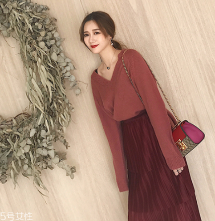 毛衣搭配什么裙子好看？?jī)?yōu)雅迷人過新年
