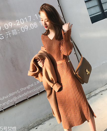 早春穿什么款式毛衣好看？三款毛衣解鎖新時尚