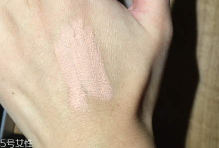 雅詩蘭黛卸妝乳怎么用？