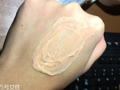 雅詩蘭黛卸妝乳怎么用？