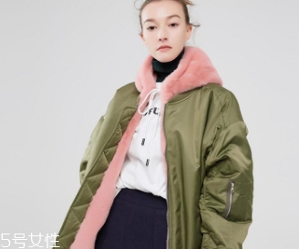 軍綠色外套怎么搭配？三種軍綠色外套百搭又獨立