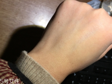 雅詩蘭黛卸妝乳怎么用？