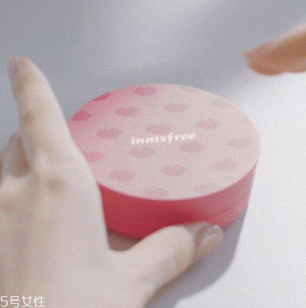 悅詩風吟粉色限量氣墊霜多少錢？粉漾氣墊之戀