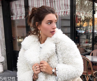 玻尿酸打下巴會變寬嗎？注意這幾點就不會