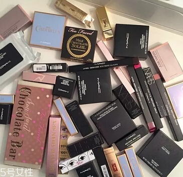 怎么選購韓國化妝品？女生化妝品必備清單