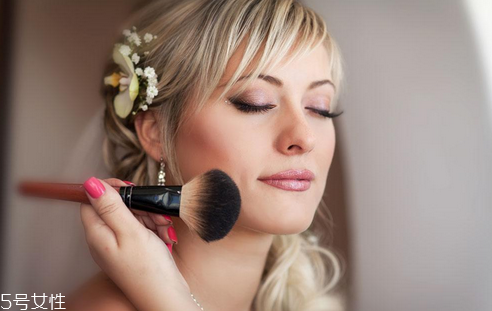 國(guó)產(chǎn)化妝品哪個(gè)牌子好？性價(jià)比和口碑都很好的化妝品