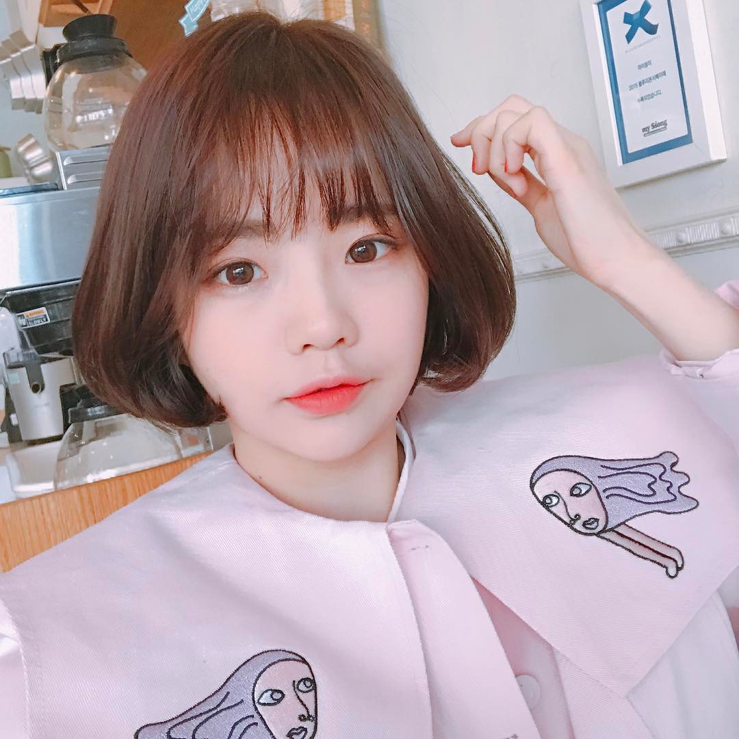 齊肩卷發(fā)發(fā)型圖片2018 搭配微彎劉海更完美 齊肩卷發(fā)發(fā)型圖片2018 搭配微彎劉海更完美