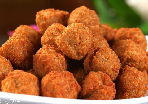 空氣炸鍋可以炸丸子嗎 炸丸子的技巧 空氣炸鍋可以炸丸子嗎 炸丸子的技巧