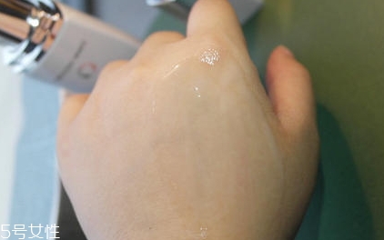 雅詩蘭黛晶透沁白精華怎么樣？一起來看看評測