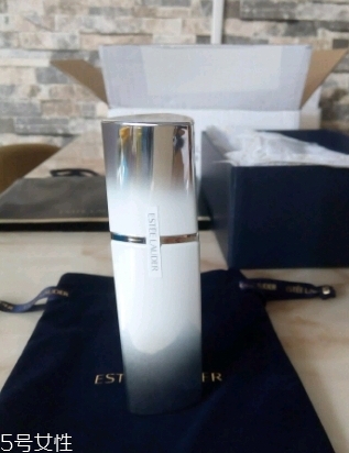 雅詩蘭黛晶透沁白精華怎么樣？一起來看看評測