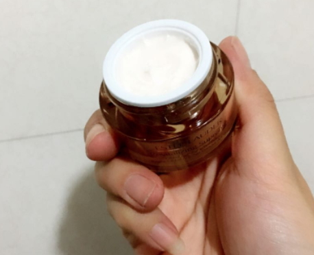 雅詩蘭黛多效智妍眼霜怎么用？