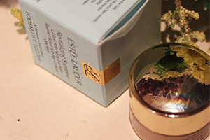 雅詩蘭黛多效智妍眼霜怎么用？