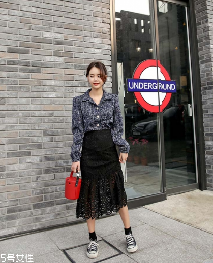 蕾絲長(zhǎng)裙配什么上衣？?jī)?yōu)雅氣質(zhì)小女人