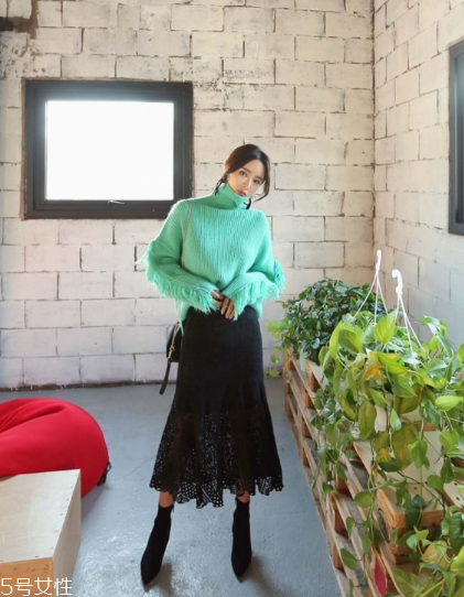 蕾絲長(zhǎng)裙配什么上衣？?jī)?yōu)雅氣質(zhì)小女人