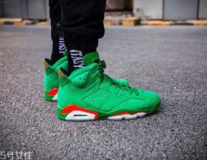 運動鞋鞋墊老往后面跑怎么辦？