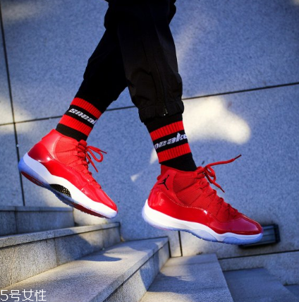 運(yùn)動(dòng)鞋氣墊咯吱的響怎么辦？可能是漏氣或者進(jìn)水了