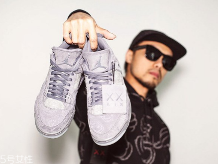 運(yùn)動(dòng)鞋前面磨腳怎么辦？巧用酒精來(lái)緩解