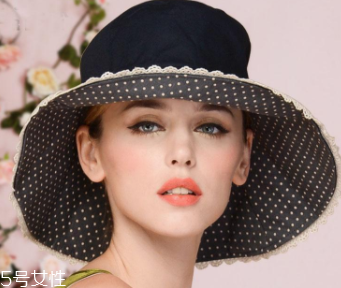 方臉戴什么帽子好看？戴上這三件你臉就不方了