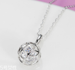 2018情人節(jié)戴什么東西好看？用精巧飾品讓他向你靠近