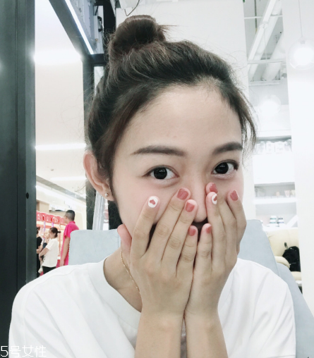 今年最流行的美甲款式 超顯手白的氣質可愛美甲 今年最流行的美甲款式 超顯手白的氣質可愛美甲