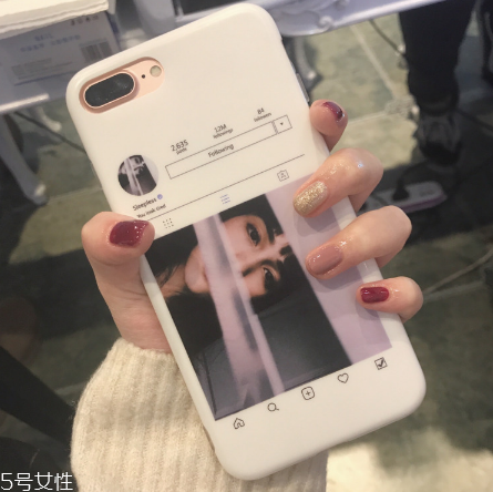 今年最流行的美甲款式 超顯手白的氣質可愛美甲 今年最流行的美甲款式 超顯手白的氣質可愛美甲