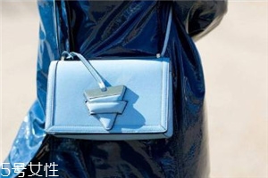 loewe是幾線品牌？時尚界的it bag