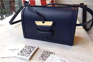 loewe在哪兒買便宜？西班牙皇室品牌
