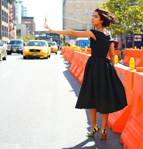 春天穿什么裙子好看？爭奇斗艷全靠它