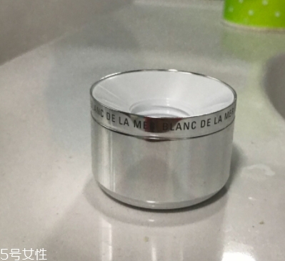 lamer海藍(lán)之謎和阿瑪尼哪個好？