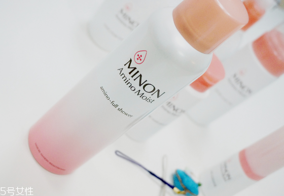 minon蜜濃和芙麗芳絲哪個好用？日本很好的藥妝品牌