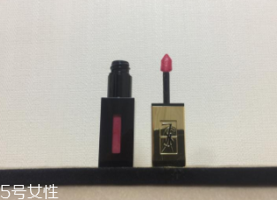 ysl圣羅蘭鏡面唇釉#12評(píng)測(cè) 草莓粉軟妹神器 ysl圣羅蘭鏡面唇釉#12評(píng)測(cè) 草莓粉軟妹神器