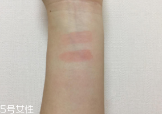 ysl圣羅蘭鏡面唇釉#12評(píng)測(cè) 草莓粉軟妹神器 ysl圣羅蘭鏡面唇釉#12評(píng)測(cè) 草莓粉軟妹神器