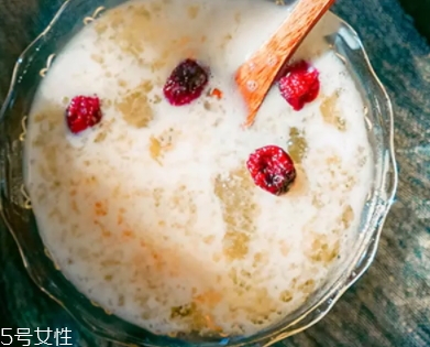 雪燕可以用熱水泡發(fā)嗎？熱水vs冷水