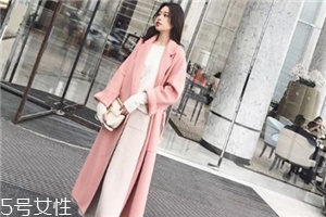 粉色外套怎么搭配？粉嫩少女系穿搭