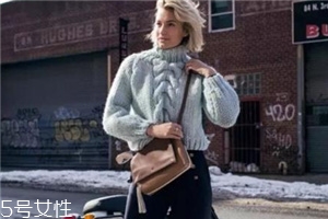 闊腿褲搭配什么毛衣？這個春天這樣穿