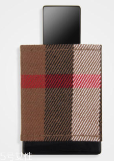 男士香水怎么噴效果最好？4種噴法告別平庸