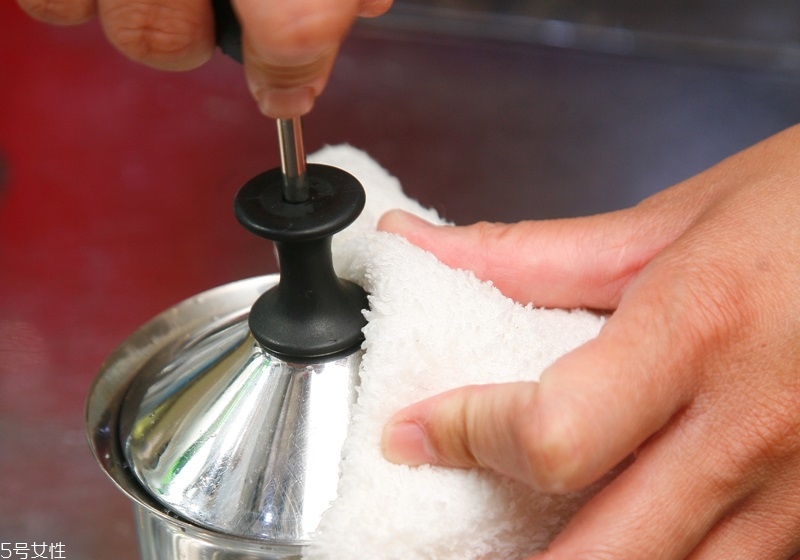 牛奶怎么打出奶泡 咖啡機(jī)打奶泡好選擇 牛奶怎么打出奶泡 咖啡機(jī)打奶泡好選擇